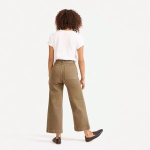Everlane Wide-Leg Cropped Pant in Olive Green